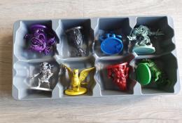 Legendary monsters tray